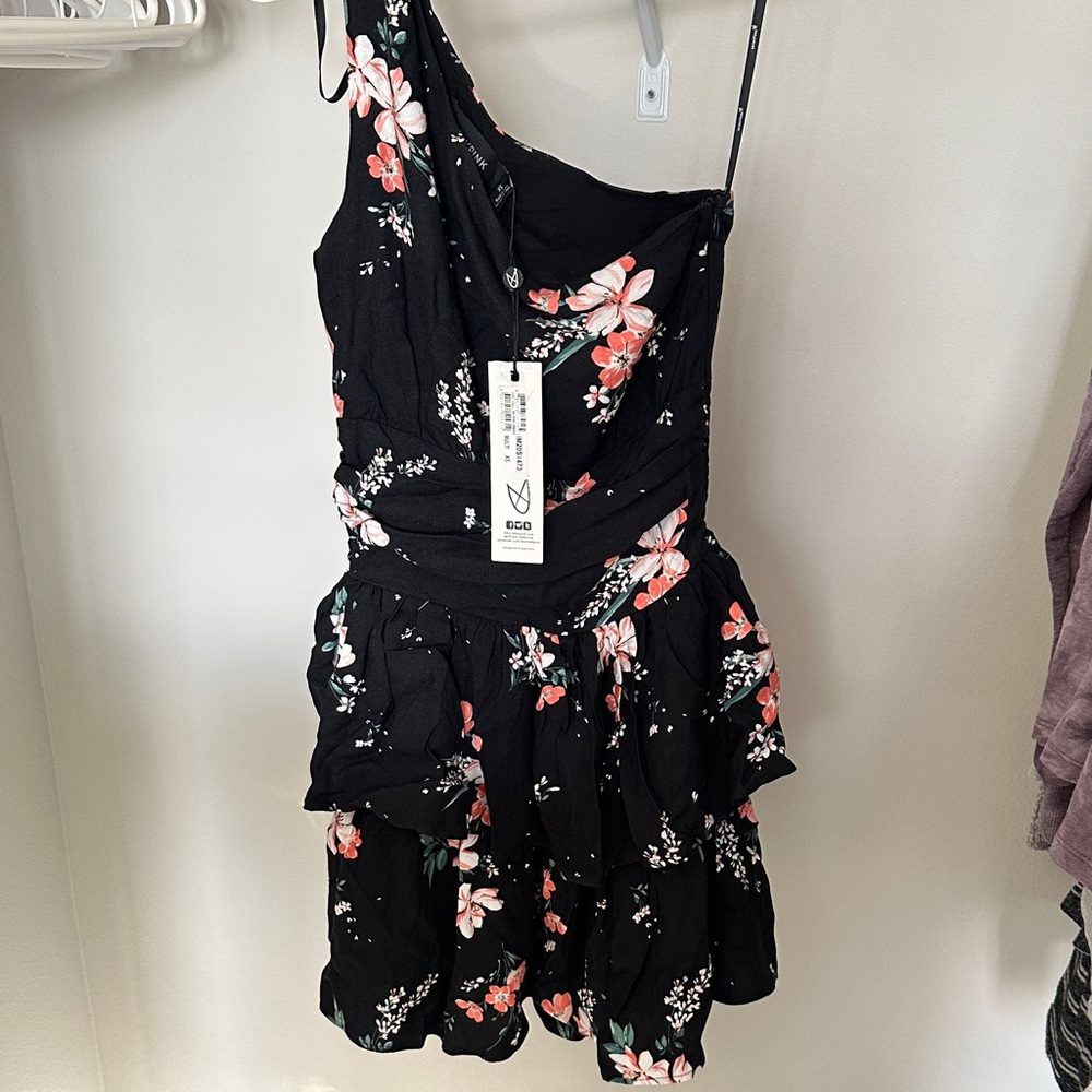 NWT MINKPINK Floral One-Shoulder Dress